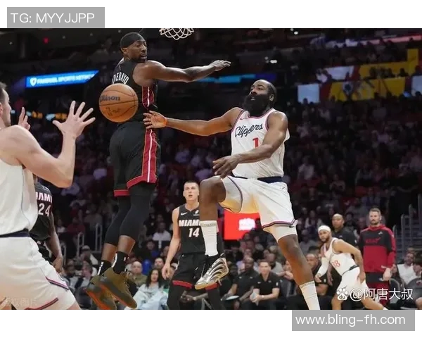 快船强势崛起小卡与哈登联手助球队取得11胜2负佳绩 快船强势崛起小卡与哈登联手助球队取得11胜2负佳绩