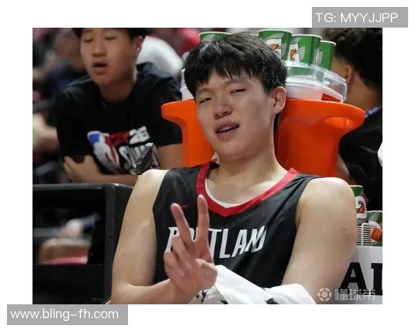 杨瀚森内线表现稳健对火箭两战正负值均为正数展现实力 杨瀚森内线表现稳健对火箭两战正负值均为正数展现实力